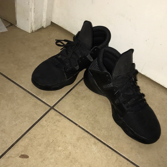 Adidas shoes - Picture 3 of 5